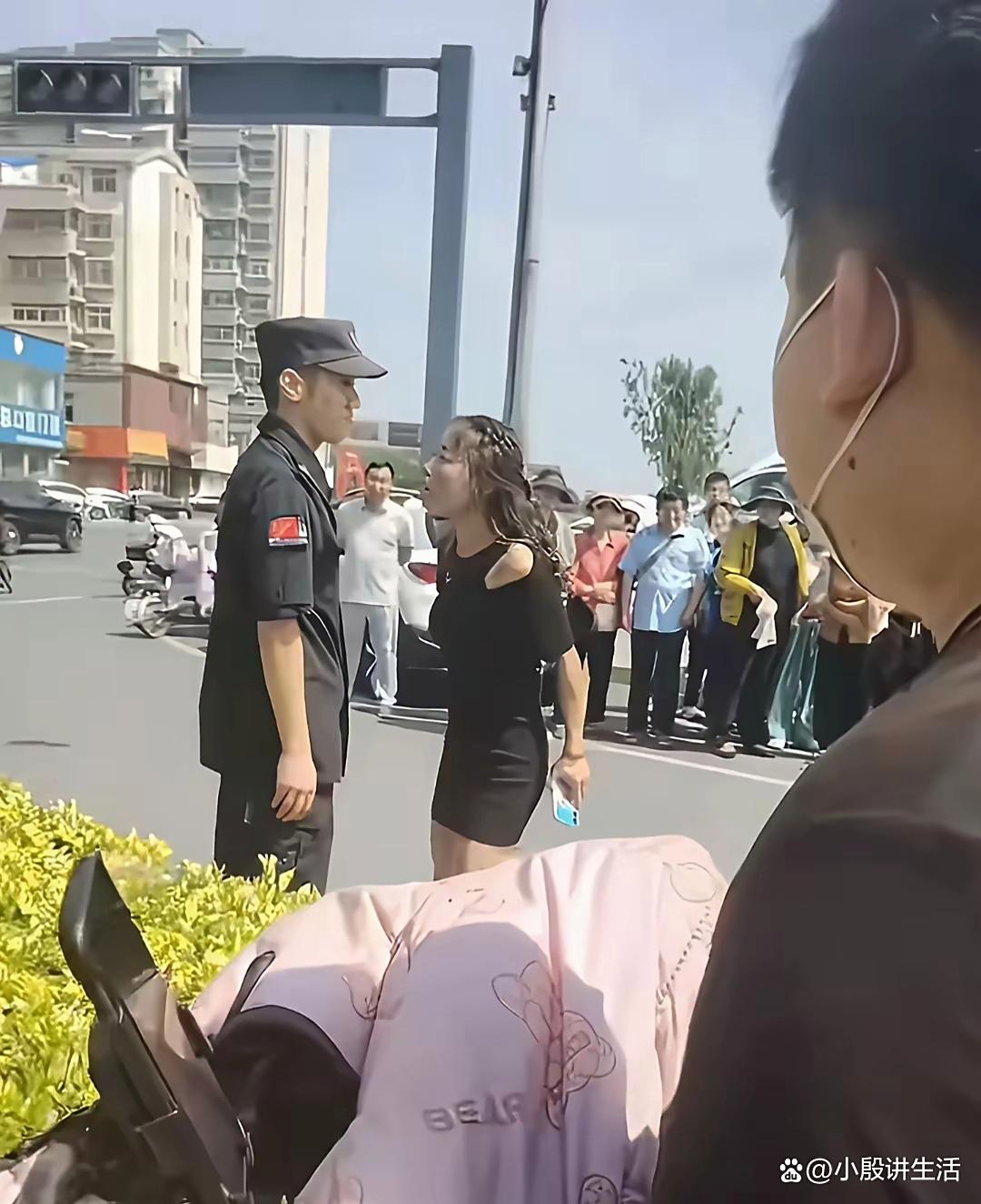 “我听交警的”:该事件女子已经被刑拘?只因她侮辱传播不实视频