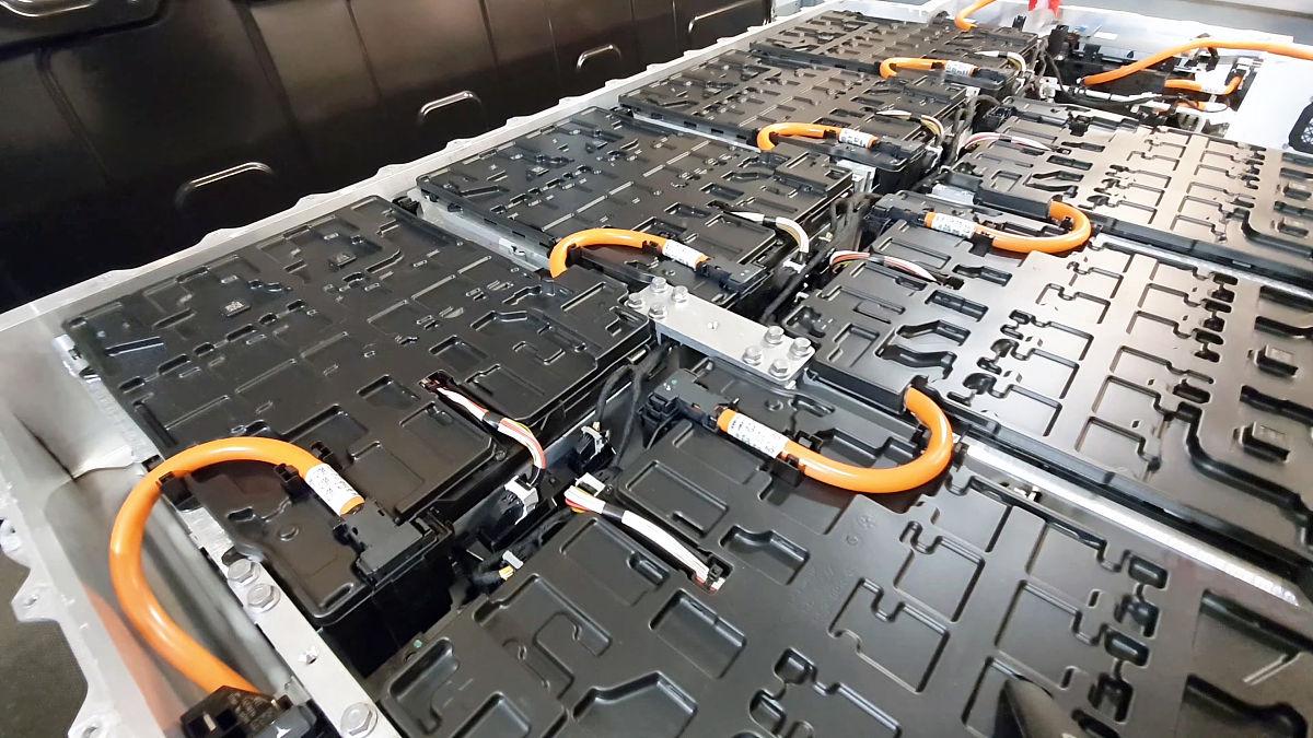 固态电池破冰:新能源车即将迎来“续航焦虑”终结者