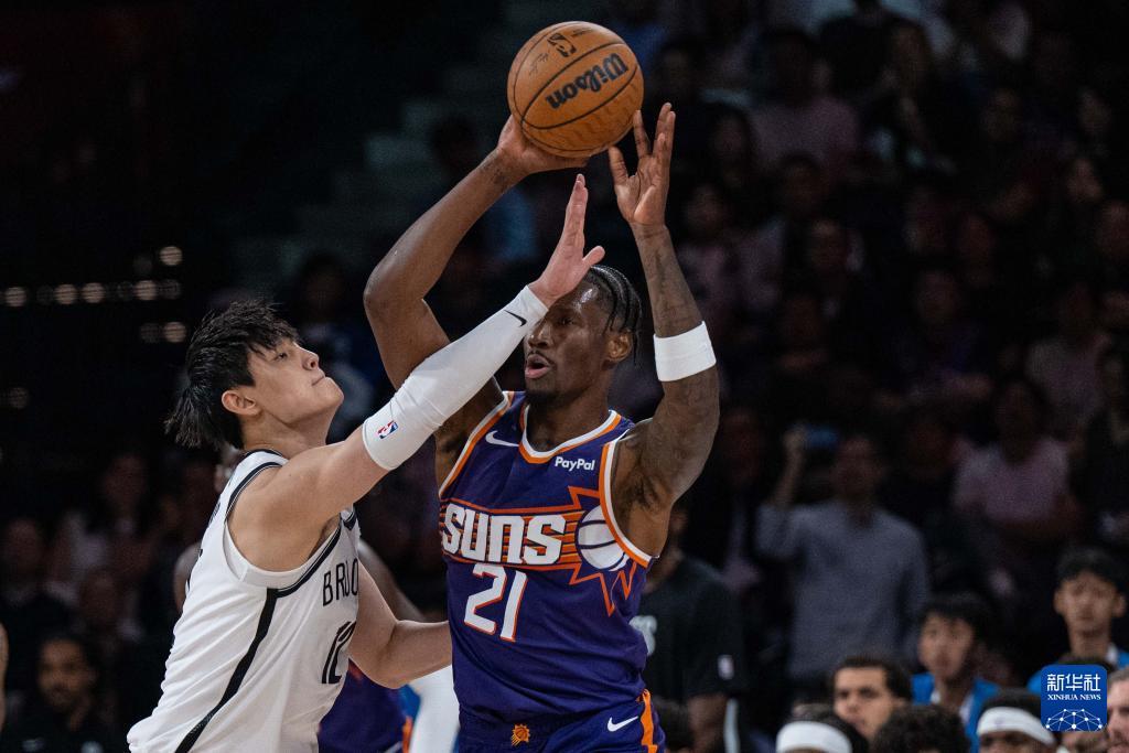 为何曾凡博NBA之旅仅10分钟就被裁?商业因素曝光