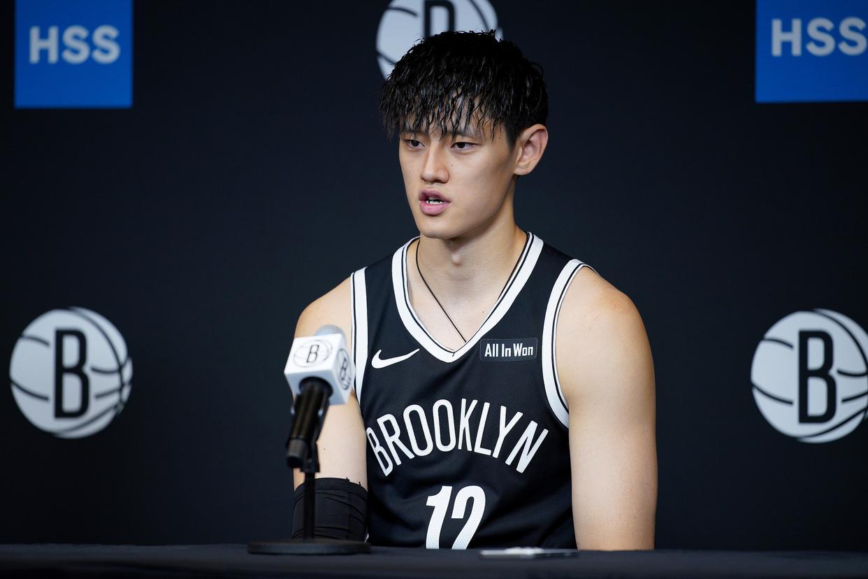 为何曾凡博NBA之旅仅10分钟就被裁?商业因素曝光