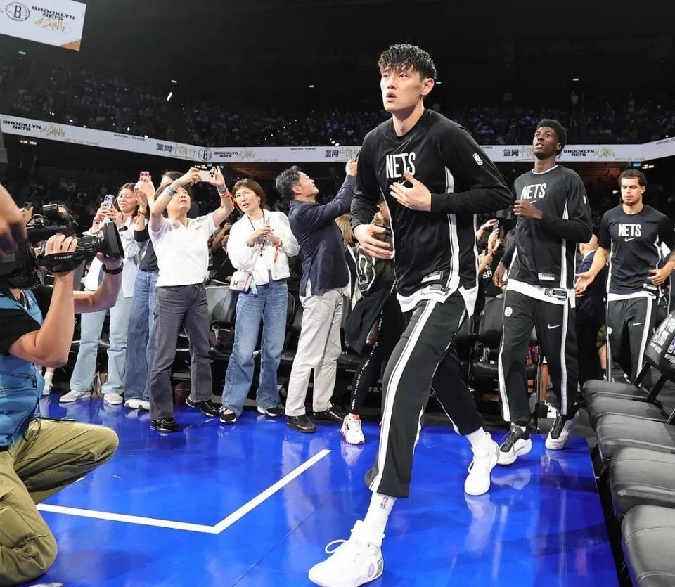 为何曾凡博NBA之旅仅10分钟就被裁?商业因素曝光