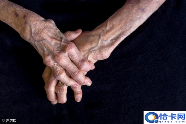 手背上老年斑消除最好的方法？手上长老年斑怎么办