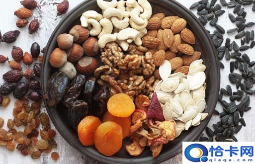 多吃坚果好处多多 中老年人坚持吃身体变化显而易见