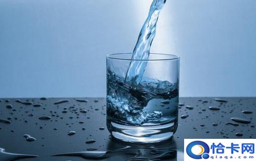 服药时的饮水有讲究 不是服用所有药物都要多喝水