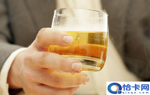 世上最坑爹的饮酒谎言 酒后多喝水减轻喝酒的伤害