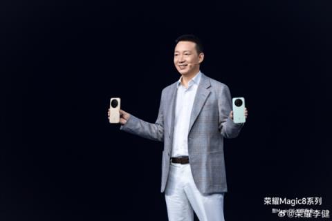从AiPhone到ROBOTPHONE：荣耀掌控未来AI话语权(图2)