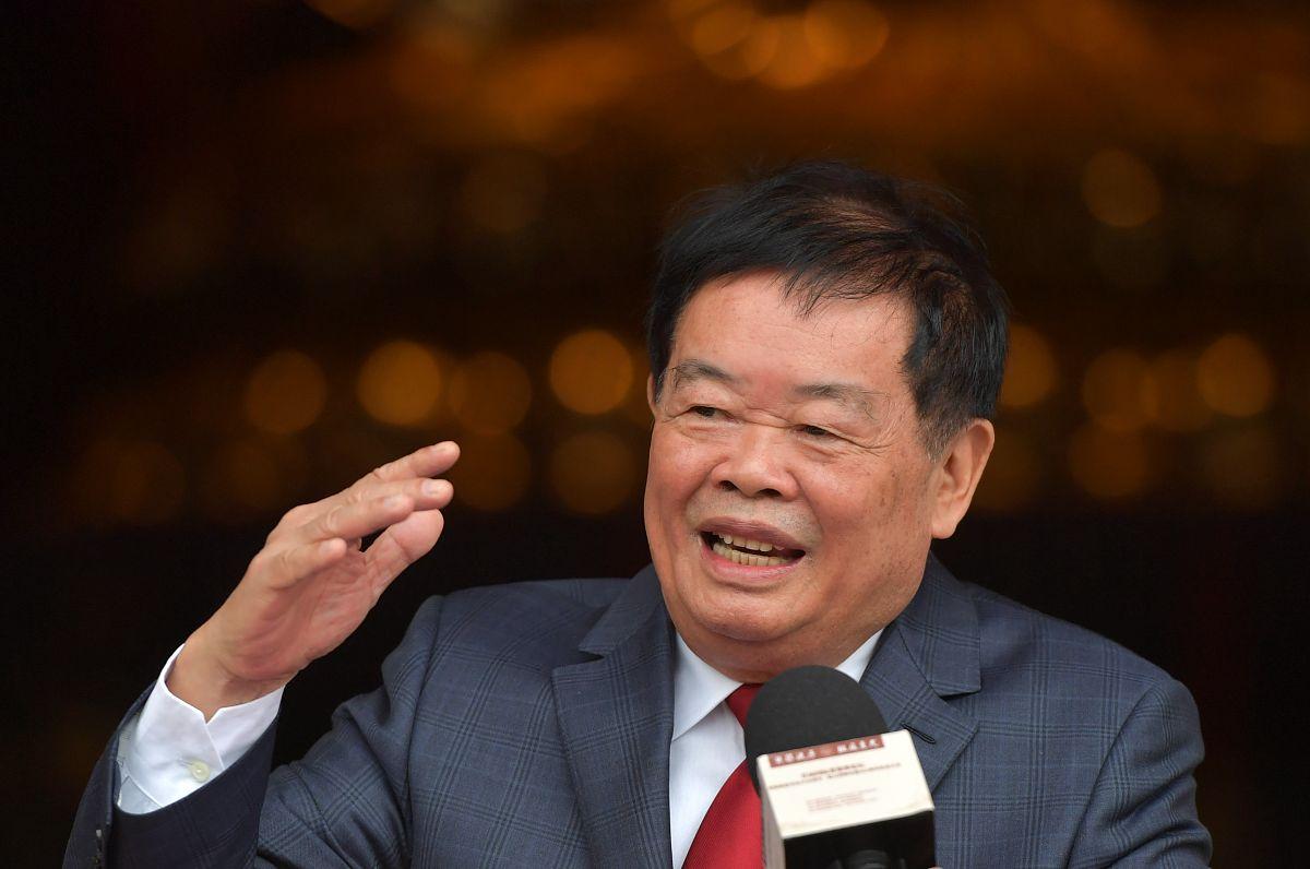 曹德旺谈退休引热议：父子同岁背后的传承智慧