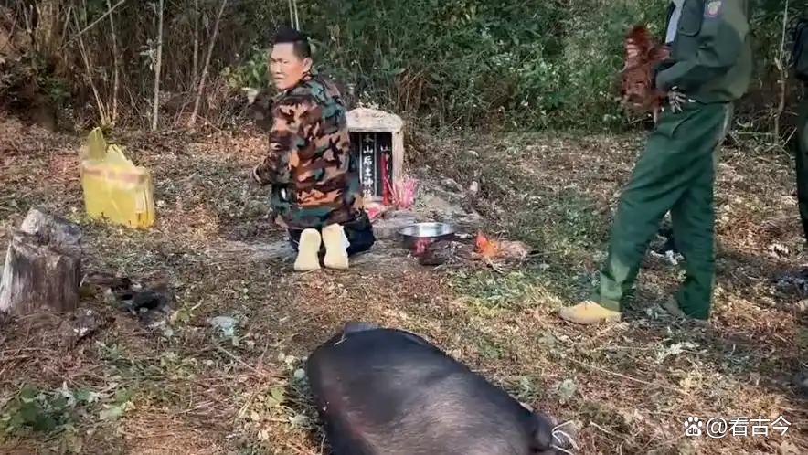 电诈园区小黑屋墙上沾满血手印?都是缅北“电诈大鳄”徐老发干的!