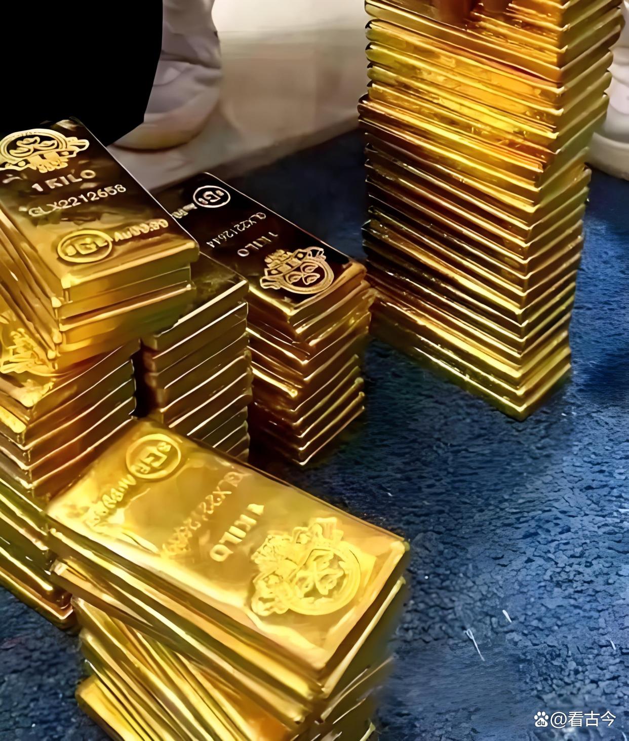 金价疯涨?顾客卖出500克黄金1天赚近5万?年轻人结婚不买开租!