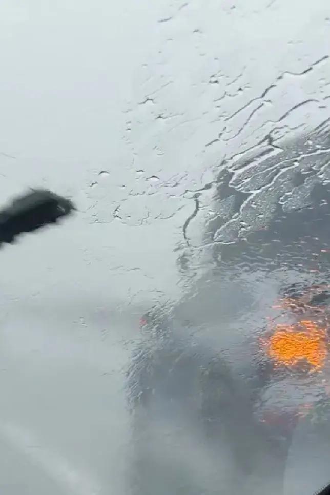 暴雨大暴雨要来了?全国开启“速冻+泼水”模式!