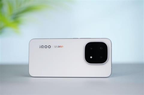 首发2K三星珠峰屏 一眼通透！iQOO15图赏(图5)