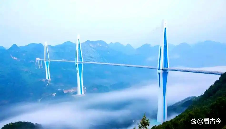 世界第一高桥蹦极项目居然不用绳子?安全咋保障?景区回应