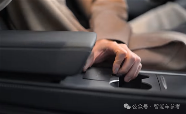 特斯拉连钥匙卡片也要减配了