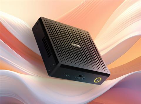 索泰发布世界最小RTX5060Ti迷你机！体积2.65升 比显卡坞都要小(图3)