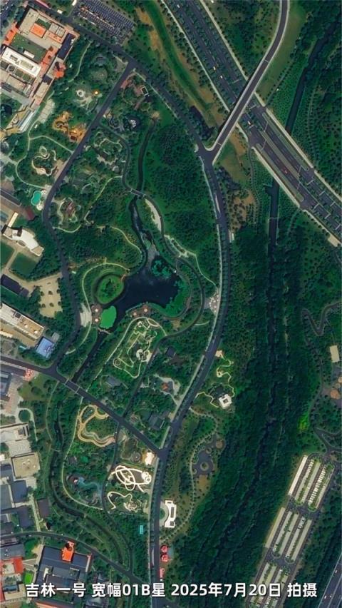 卫星俯瞰世界最大的城市中央公园：不在纽约 不在伦敦(图4)