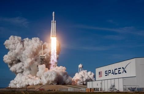 马斯克回应NASA开放登月合同：星舰才是最终答案(图1)