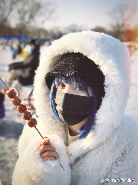 摇粒绒的“膨胀陷阱”:为什么你穿得像熊?别人却穿出超模感?