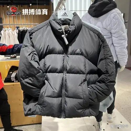 阿迪达斯羽绒服竟是雪中飞代工的!LOGO与参数究竟哪个重要?