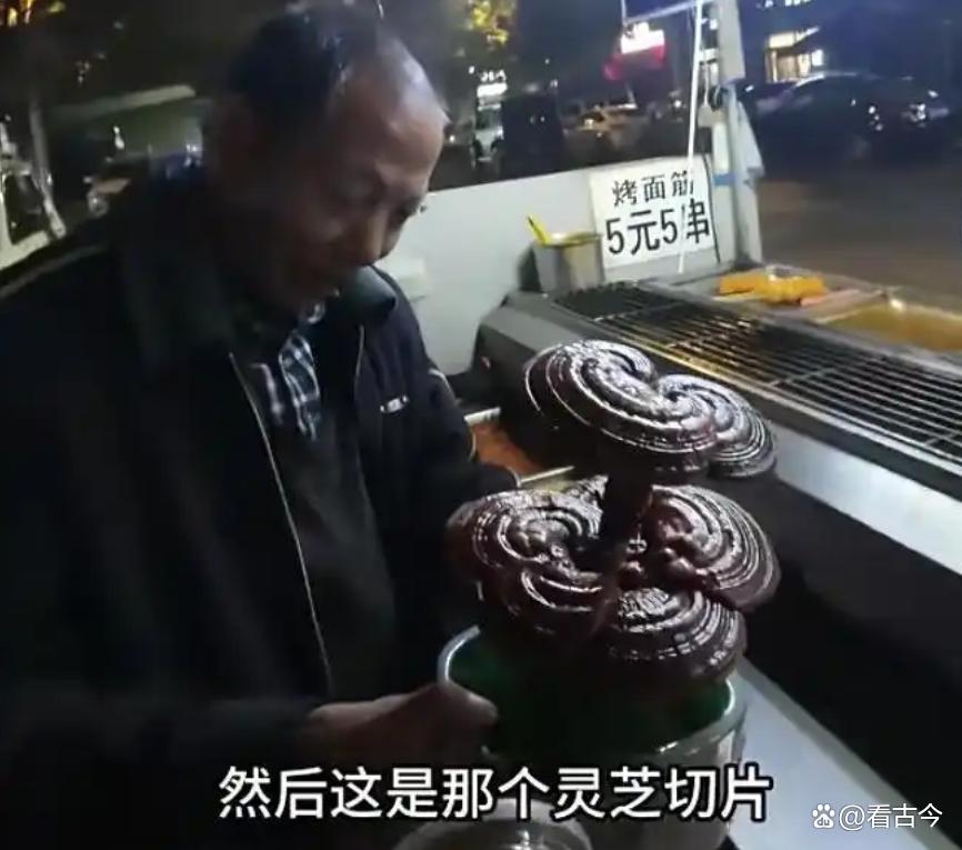 67岁“面筋爷爷”酷似袁隆平走红?他的善良朴实承载了这份情感