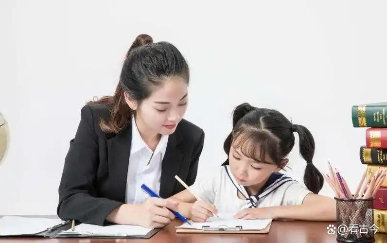 大学生成为临时父母?情感家教3小时收入300元?治愈经济火了?