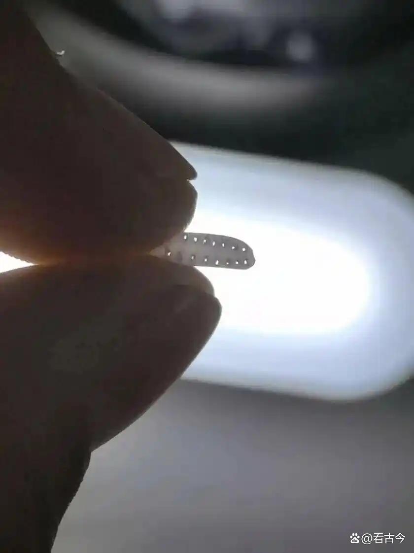 狙击手有多稳?一粒大米告诉你答案!能米上雕花才是“神枪手”