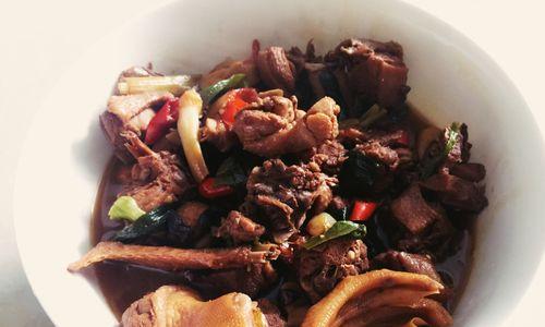 柚子皮鸭子的做法是什么？如何制作出美味的柚子皮鸭子？