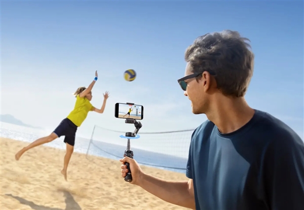 走在路上怕被抢 美国男子定制最昂贵义眼!成本200万美元(图6)