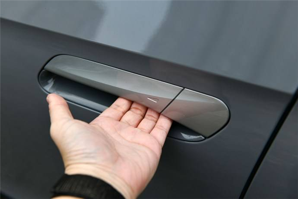 隐藏式门把手 给整个汽车行业都上了一课