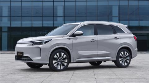 12万级唯一230KM超长续航电混SUV！第三代蓝电E5PLUS绝对值得等一波(图5)