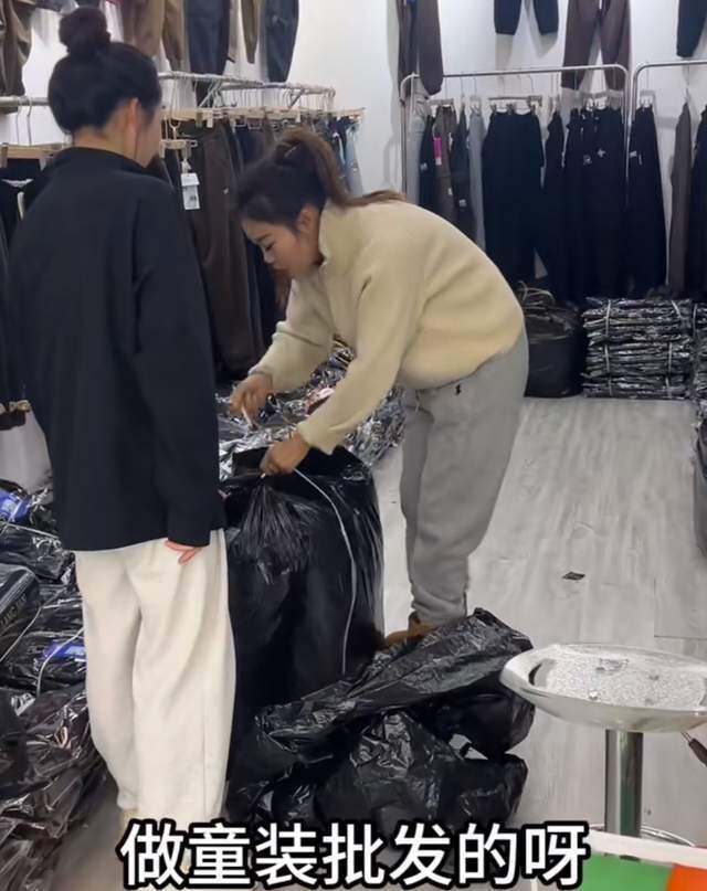 知情人回应袁小小去世 肠癌夺命引发泪目