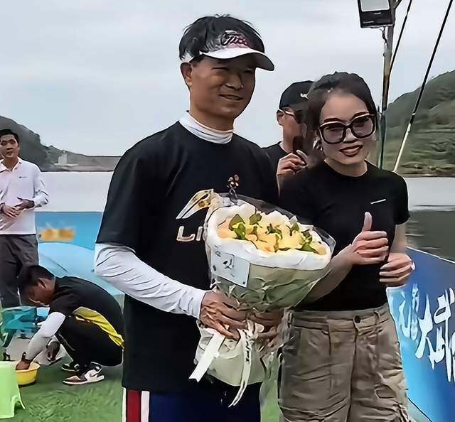 知情人回应袁小小去世 肠癌夺命引发泪目