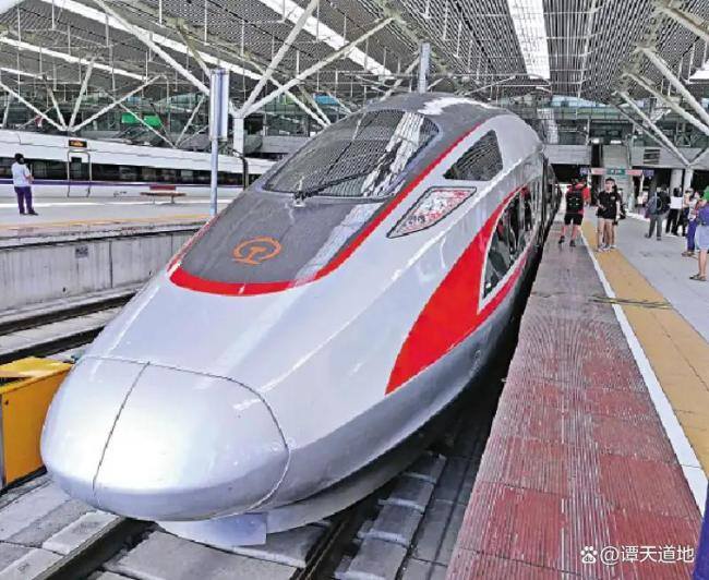 中国时速453公里高铁引发韩国热议 技术实力震撼