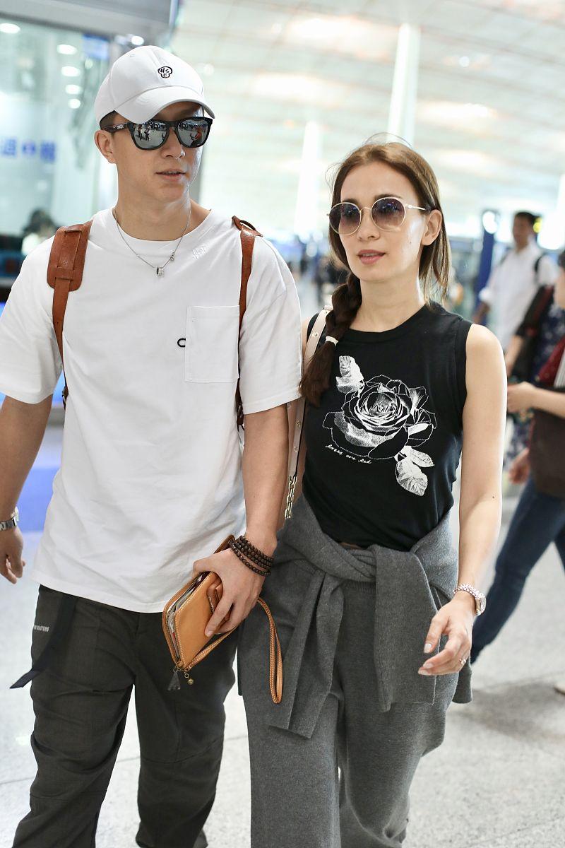 韩庚卢靖姗喜迎二胎得子 跨国爱情再添新成员
