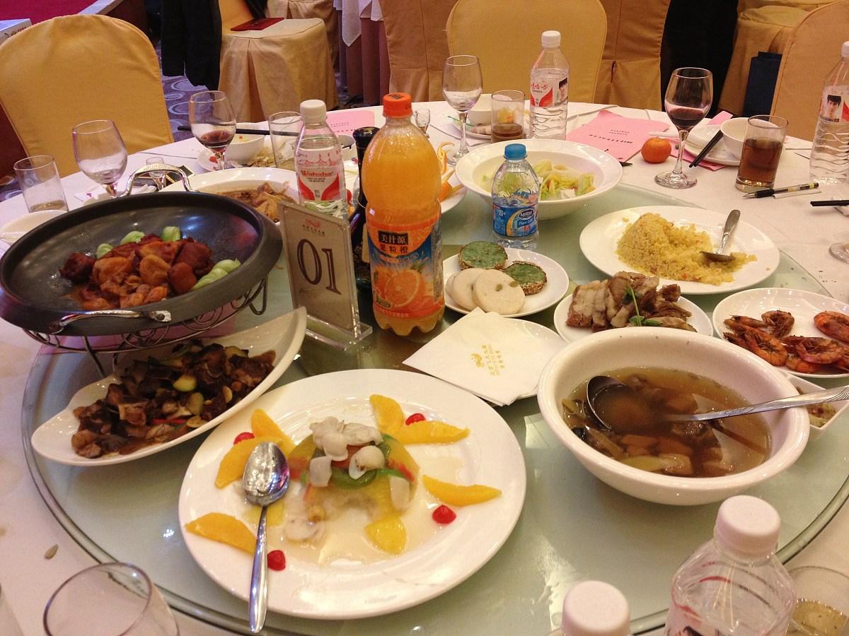 天价婚宴被曝预制菜引争议 酒店坚称现制遭消费者质疑