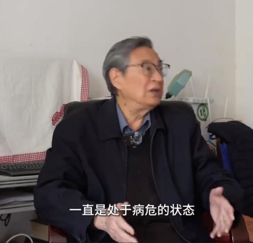 杨振宁院士最后时光:病危一月仍心系科学 家人学生轮流守护
