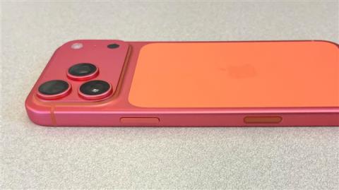 苹果彻查iPhone17Pro褪色:问题机型已被回收(图1)