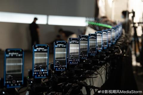 影视飓风“剧透”拍摄VOGUE盛典慢镜头:用多台iPhone17Pro架设一套子弹时间拍摄装置(图4)