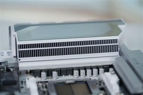 支持DDR5-9000！技嘉X870EAORUSX3D主板图赏(图6)