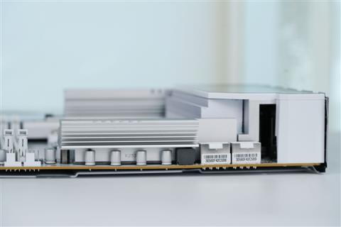 支持DDR5-9000！技嘉X870EAORUSX3D主板图赏(图8)