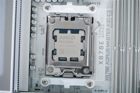 支持DDR5-9000！技嘉X870EAORUSX3D主板图赏(图11)