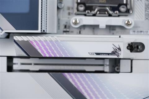 支持DDR5-9000！技嘉X870EAORUSX3D主板图赏(图17)