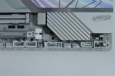 支持DDR5-9000！技嘉X870EAORUSX3D主板图赏(图21)