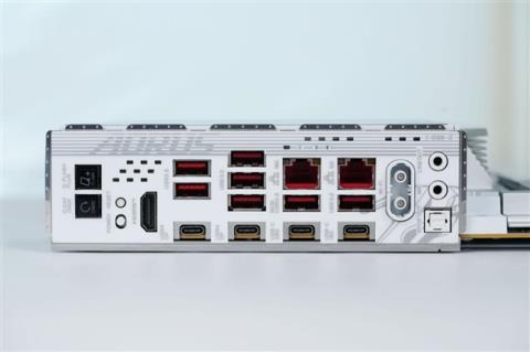 支持DDR5-9000！技嘉X870EAORUSX3D主板图赏(图22)