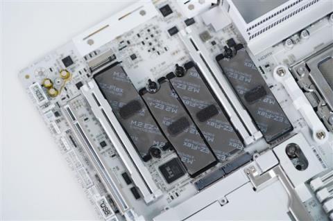 支持DDR5-9000！技嘉X870EAORUSX3D主板图赏(图24)