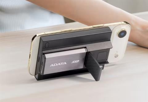 全球首款！威刚推出移动电源+固态硬盘二合一SR800(图2)