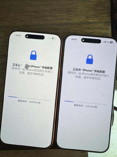 陈伟霆回应iPhone16Pro套iPhone17Pro壳：新手机在传数据 还要一天多(图2)