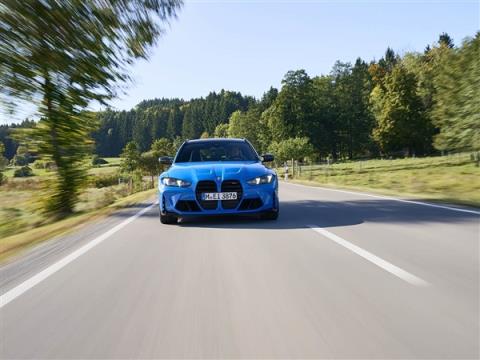 3.0T“机皇” 零百仅3.6秒!全新宝马M3旅行版即将中国首发(图2)