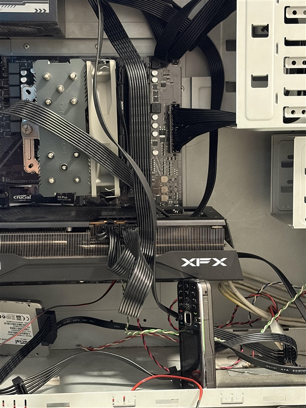 玩家公认的最强显卡支架：居然是一部经典诺基亚手机！