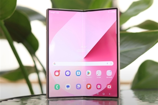 安卓首款！三星三折叠屏将在本周亮相