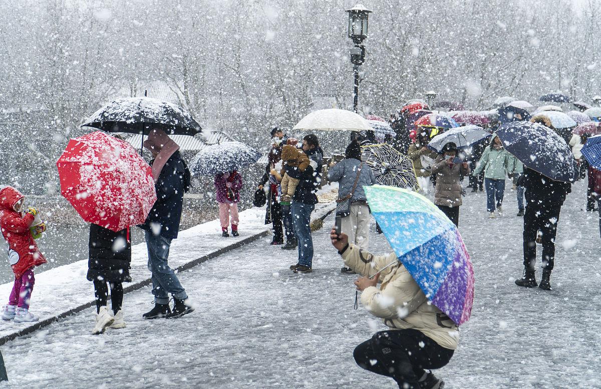 极端天气再袭!新一轮冷空气携暴雨暴雪强势来袭